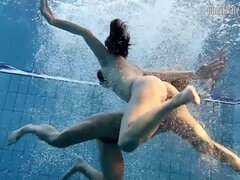 Underwater Show - lesbians video