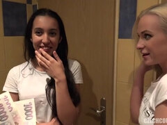 Anaal, Blond, Bruinharig, Sperma shot, Gezichtspunt, Openbaar, Swinger, Toilet