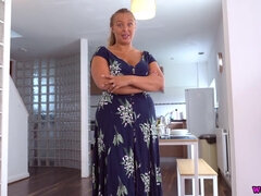 Grote mammen, Brits, Masturbatie, Moeder, Natuurlijke tieten, Alleen, Speelgoed, Vrouw