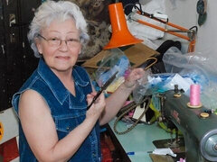 Seksspeelgoed, Harig, Zoenen, Likken, Ondergoed, Rijpe lesbienne, Tieten likken, Speelgoed