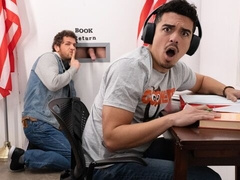 Hayden Harding gets off with Bunker: this fucking gets MENTAL