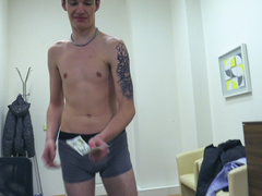 Dyed hair twink bends over to get fucked happily