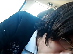 Amateur Asian CD gives car bj