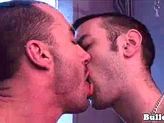 English twunks bootie rimmed at the gym