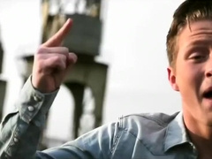 Jelle Florizoone in "5th Avenue" / "Running The World"