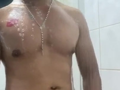 Una rica ducha con jabón