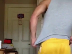 Muscular Hunk Masturbates on Webcam7777