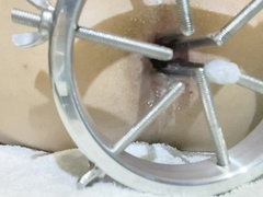 拡張器でアナルを広げて中覗いてみた