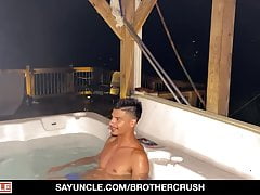 Stepbrothers having Sex in the Jacuzzi SayUncle p