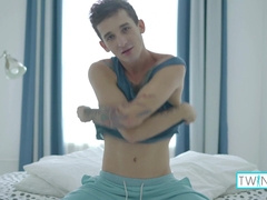 Pervy Twunk Noah A Pokes Himself So Boinking Well!