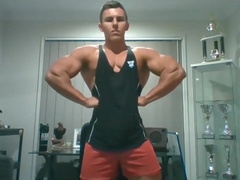 Muscle Luke posing webcam