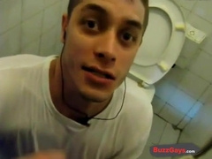 No banheiro da facul 10