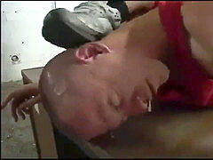 He knows how to handle his mega-bitch