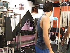 Hunk loves to get fucked by a twink in the gym