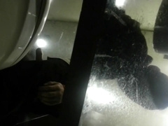 Flagras no banheiro publico