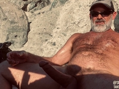 FATHER GOONER WANK OFF COMMAND AT THE BEACH!