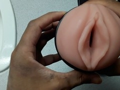 unboxing and using my new fleshlight toy