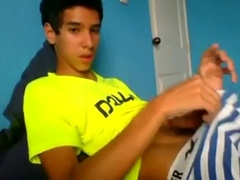 Latino Twink Shows Off When Jerking