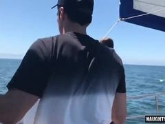 Watch this thick & horny guy deepthroat & cash in on his hot cumshot