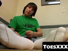 ToesXXX.com - Handsome jock's forceful cum load ejaculation into his feet