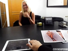 Arsch, Blasen, Hundestellung, Handjob, Küssen, Lingerie, Pov, Jungendliche (18+)
