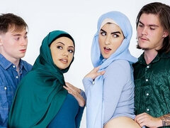 Arabisch, Grosser arsch, Grosser schwanz, Blasen, Hundestellung, Natürlichen titten, Jungendliche (18+), Titten