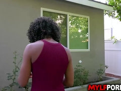 Bruinharig, Diep in de keel, Hondjeshouding, Hd, Interraciaal, Rijpe lesbienne, Tiener, Tieten likken