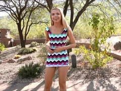 Anal, Masturbation, Monstre, Orgasme, Public, Solo, Jouets, Sous la jupe