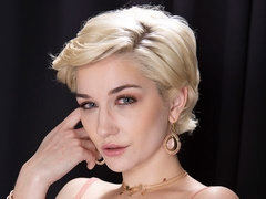 Pijpbeurt, Lul, Handbeurt, Moeder die ik wil neuken, Kut duiken, Kort haar, Strippen, Tieten likken