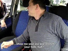 デカ尻, フェラチオ, 車, 手コキする, 淫乱熟女, アウトドア, スカート, ヤリマンの