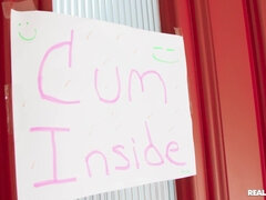 ブロンド, イマラチオ, バック, キス, マッサージ, アウトドア, スパンキング, オッパイの