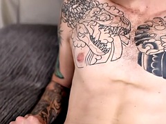 Leie, Schwul, Behaart, Masturbation, Muskel, Nippel, Solo, Tätowierung