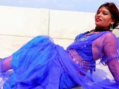 Red-hot desi girl from an Indian village in a steamy shower scene