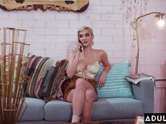 Seductive Honey Gold Goes Clit to Ass with Girl Next Door Skye Blue