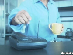 Gros seins, Blonde, Queue, Première fois, Embrassement, Lingerie, Tatouage, Adolescente