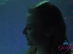 Amateur, Blonde, Éjaculation interne, Branlette thaïlandaise, Petite amie, Petite femme, Rasée, Nénés