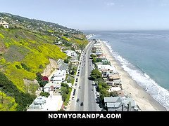 Culo grande, Verga grande, Mamada, Morena, Corridas, Abuelo, Gritar, Adolescente