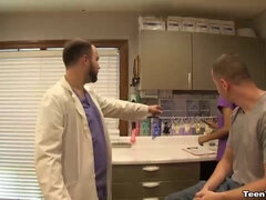 Большой член, Брюнетки, Перчатки, Хд, Мастурбация, Медсестра, В офисе, Униформа