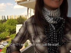 Let's take a look under Romaneta Rosse skirt