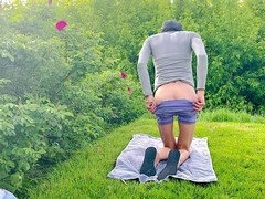 Evelyn27 shows off in public wearing yoga shorts and flip-flops