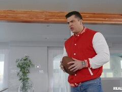 Американки, Толстушки, Большая жопа, Член, Сперма на лице, Огромные размеры, Натуральные сиськи, Порка