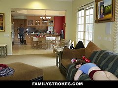 18 ans, En levrette, Faciale, Famille, Poilue, Hd, Réalité, Nénés