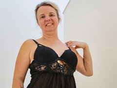 Striking Katka Nova at curvy xxx