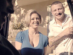 Sucer une bite, Groupe, Mature, Petite femme, Tabou, Adolescente, Nénés