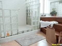 Cunnilingus, Cuarto de baño, Dormitorio, Rubia, Engañando, Peludo, Masturbación, Coño