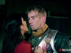 Noire, Brunette brune, 2 femmes 1 homme, Huilée, Tatouage, Plan cul à trois, Nénés, Mouillée