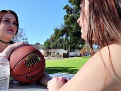 18 jaar, Bruinharig, Vingeren, Zoenen, Lesbisch, Klein, Kut duiken, Tiener