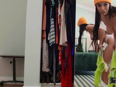 Mamada, Morena, Garganta profunda, Masturbacion con pies, Besar, Coño, Realidad, Tetas