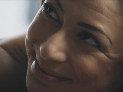 Grosse titten, Braunhaarige, Vollbusig, Natürlichen titten, Titten