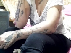 Enthousiasteling, Kont, Bruinharig, Rondborstig, Harig, Natuurlijk, Tatoeage, Tieten likken